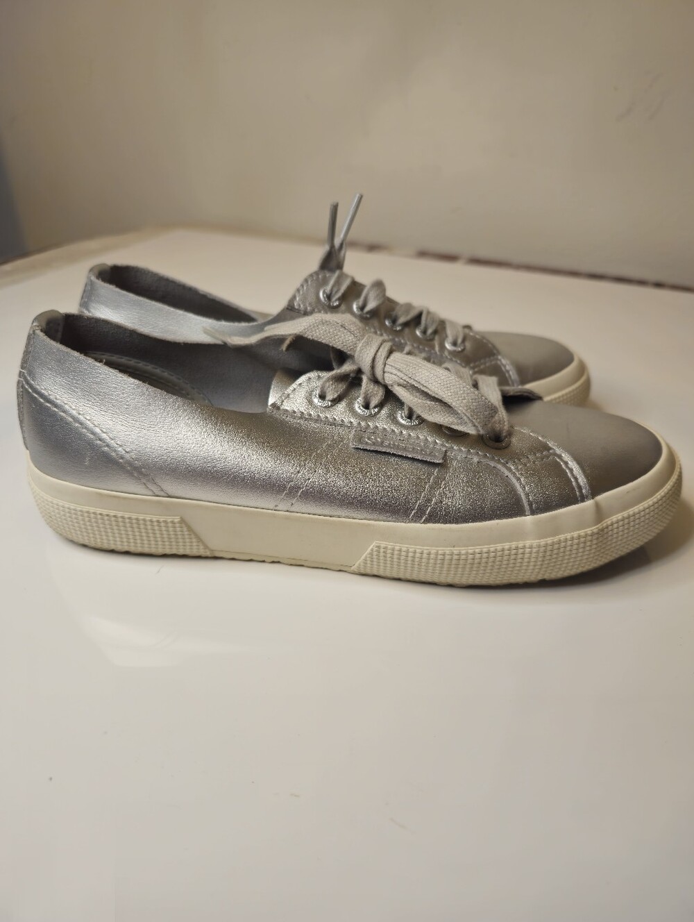 Superga Unisex Leather Metallic Silver Lace-Up Sneakers Mens 5.5 Womans 7